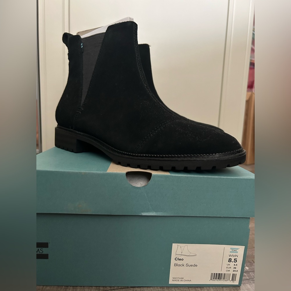 Toms Cleo Chelsea Waterproof Suede Boots Size 8.5